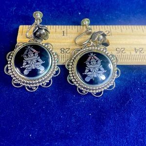 Vintage screw on earrings.